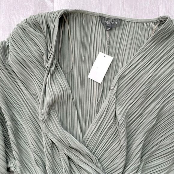 Green Drop Shoulder Bodysuit XS - Picture 7 of 7